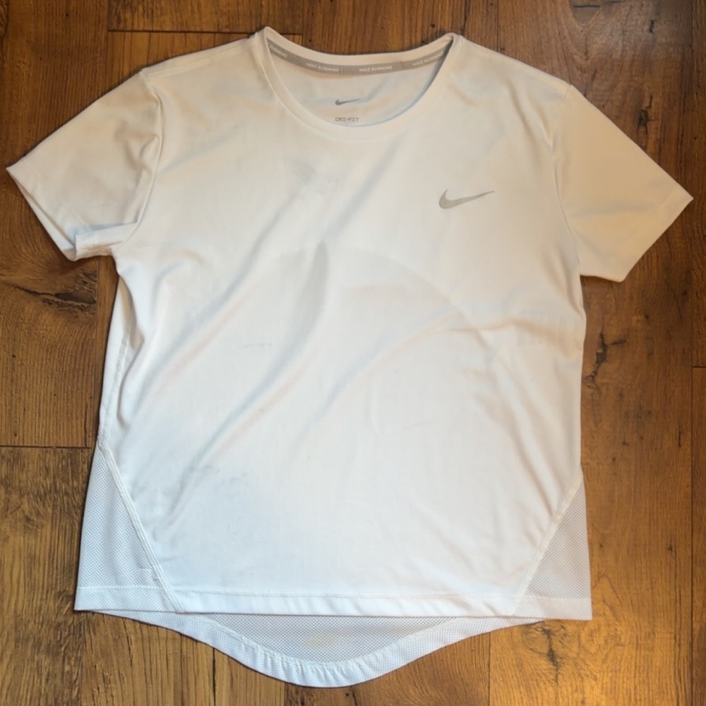 Women’s Size Small Nike Dri-FIT t-shirt
